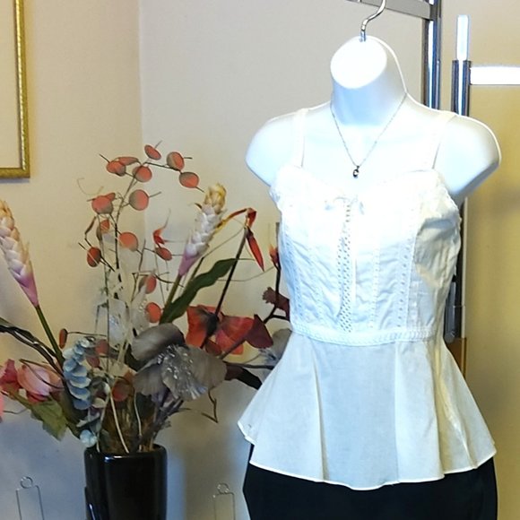 NWT Women’s Beautiful Lace White Camisole Blouse Top Size S  4 6 - Picture 4 of 8